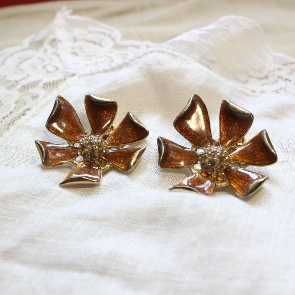 Vintage style fairycore brown and gold-tone flower clip-ons